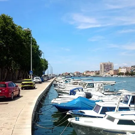Πανσιόν Jarula Ζαντάρ